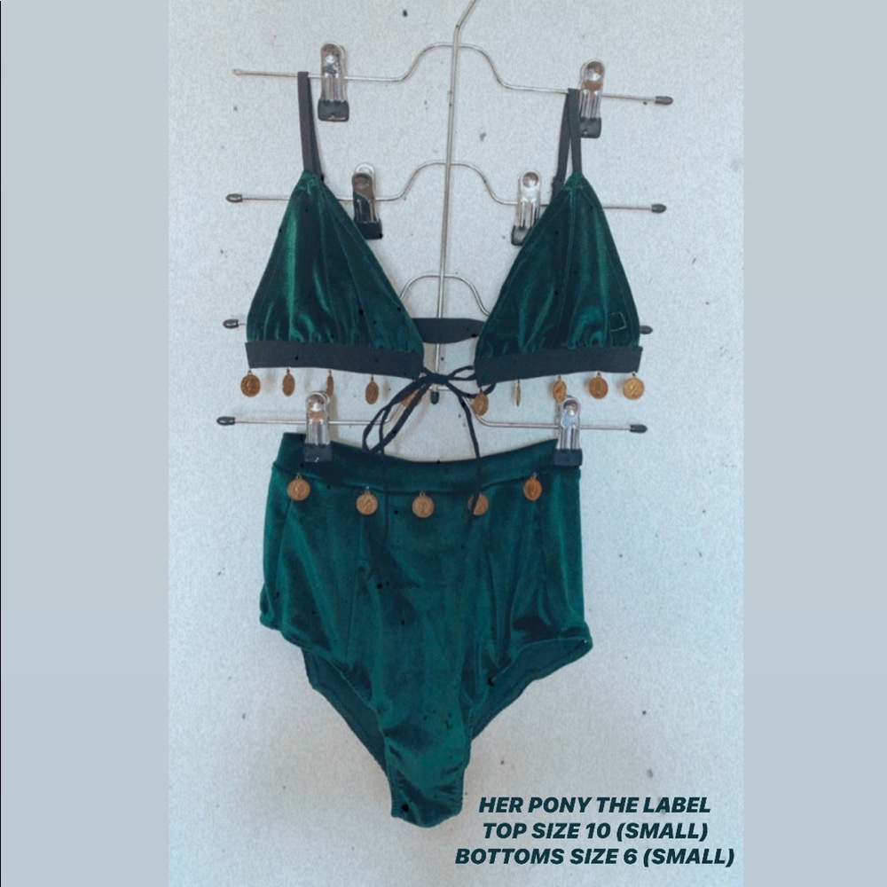 Her pony the label emerald green set w/ gold coin